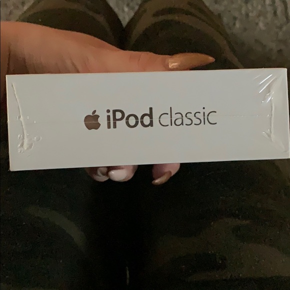 IPod Classic Brand new in factory sealed box - Picture 2 of 4